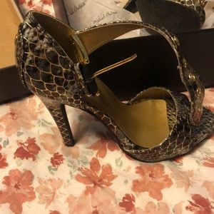 Size 5.5 4 inch heel Michael Antonio shoes